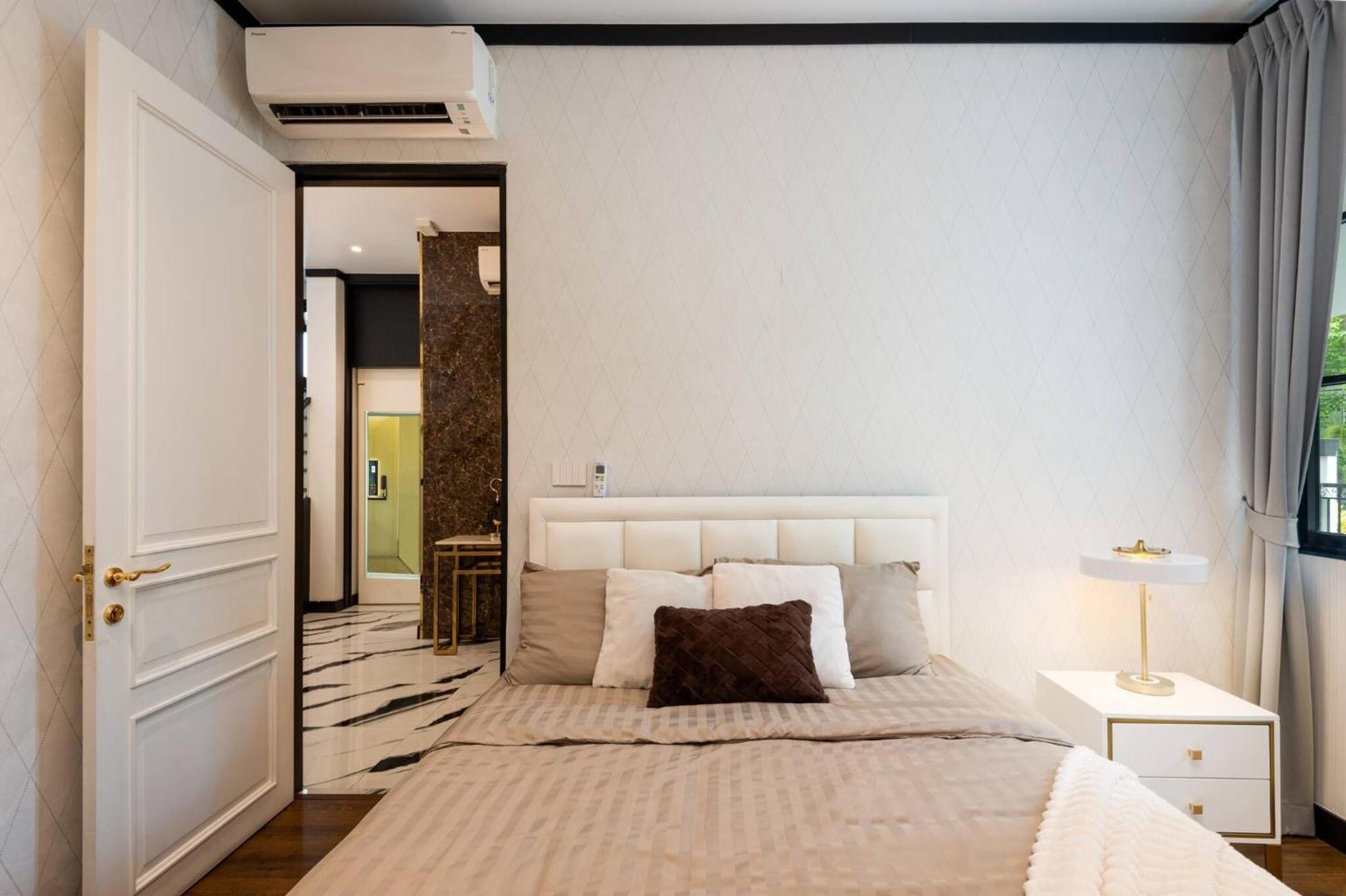 Stylish 7beds Poolhouse With Cinema Lift - 2min To Bts