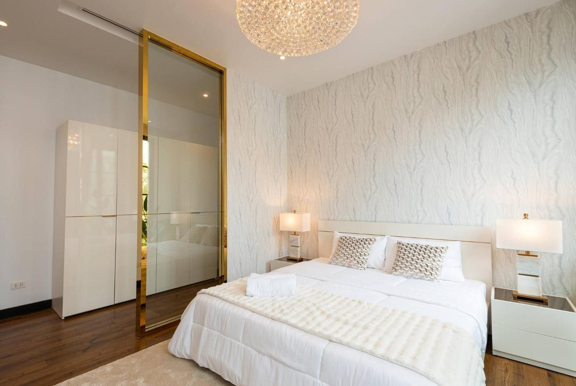 Stylish 7beds Poolhouse With Cinema Lift - 2min To Bts *