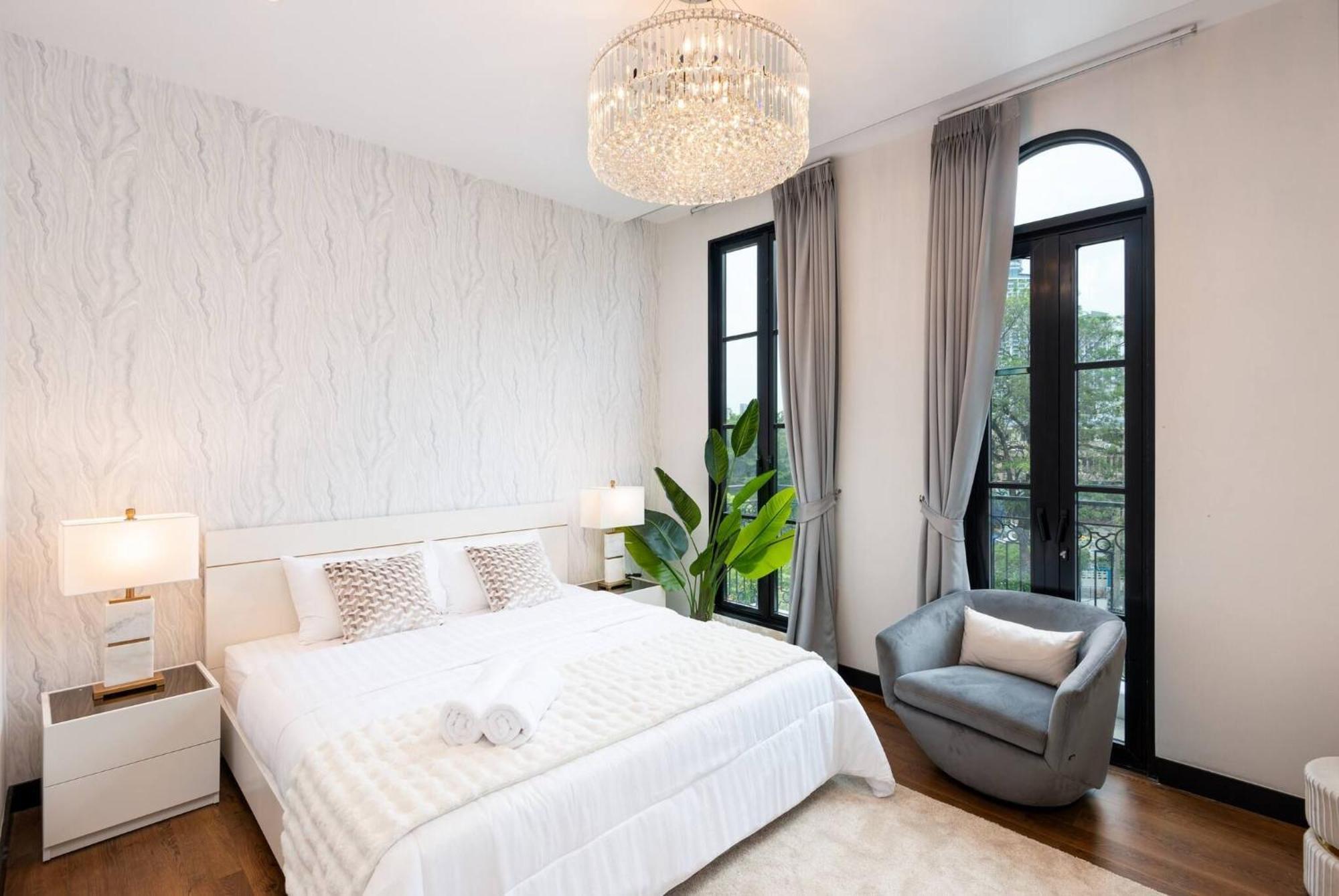 Stylish 7beds Poolhouse With Cinema Lift - 2min To Bts *
