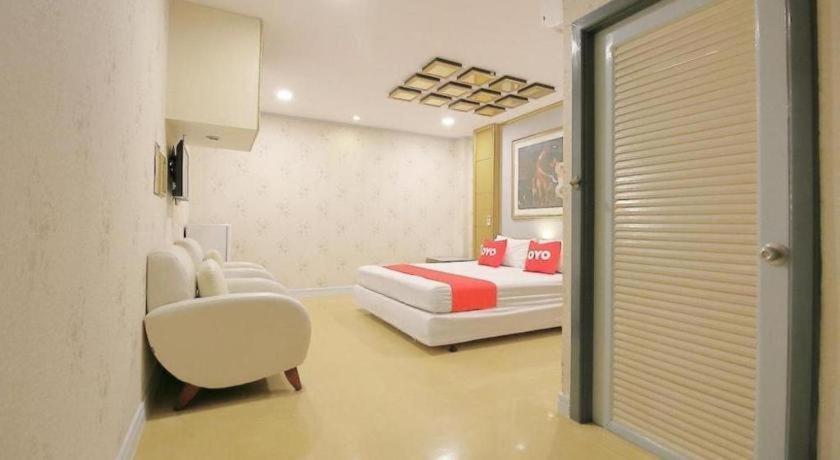Oyo 1002 Pinklao Hotel