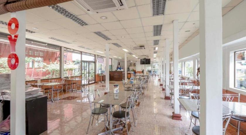 Oyo 1089 Baan Boran Hotel