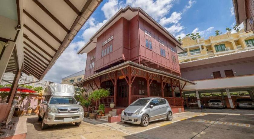 Oyo 1089 Baan Boran Hotel Bangkok