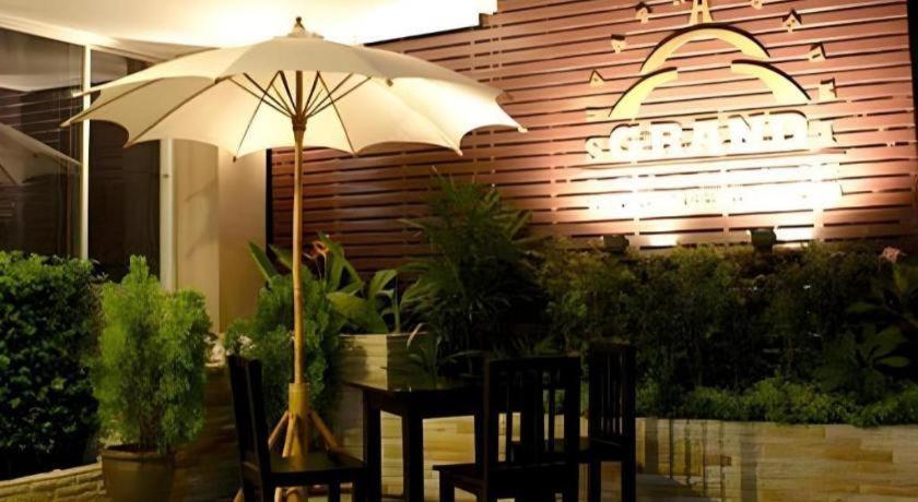 Hotel Grand Pinnacle 3*