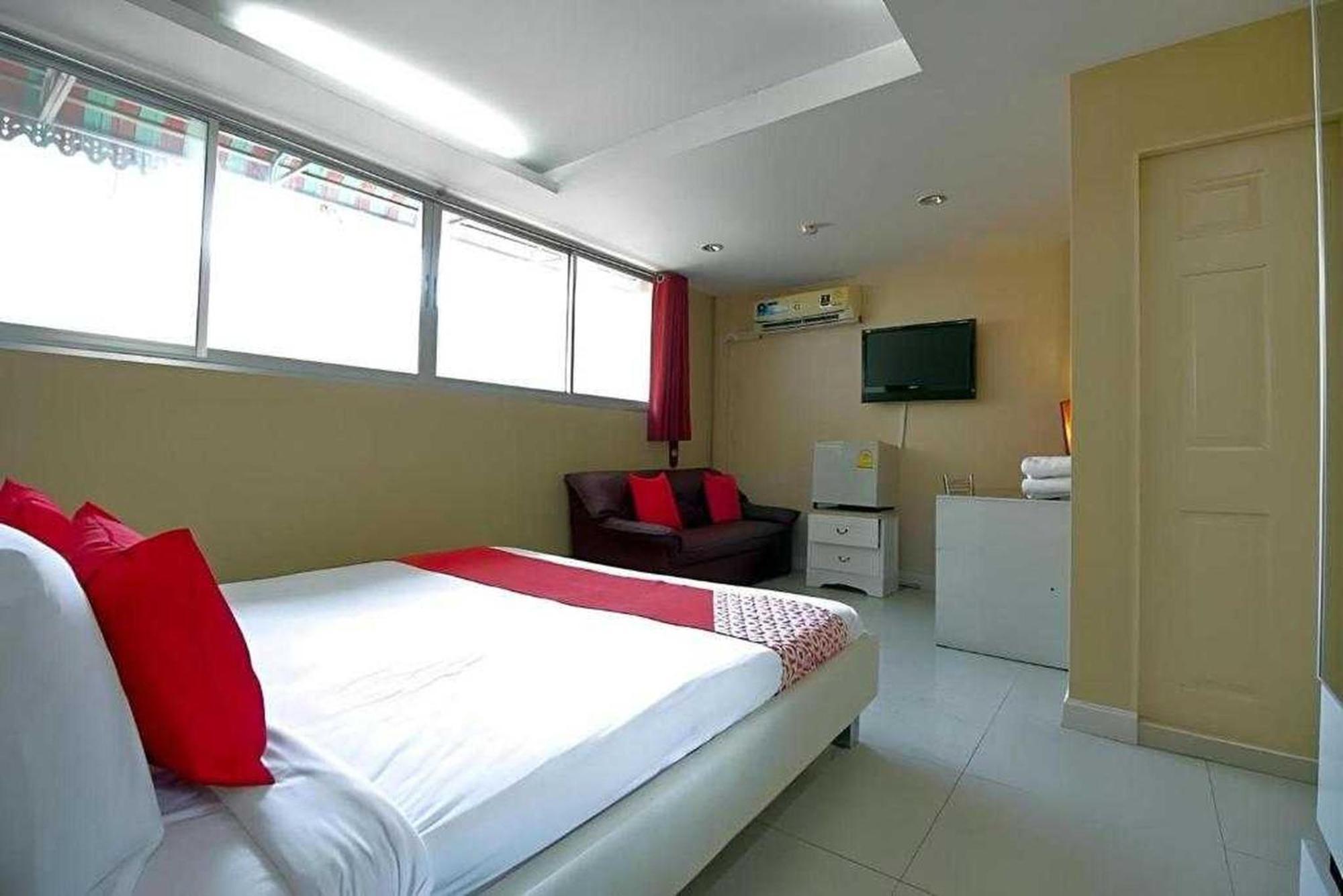 Oyo Diamond Silom 3*