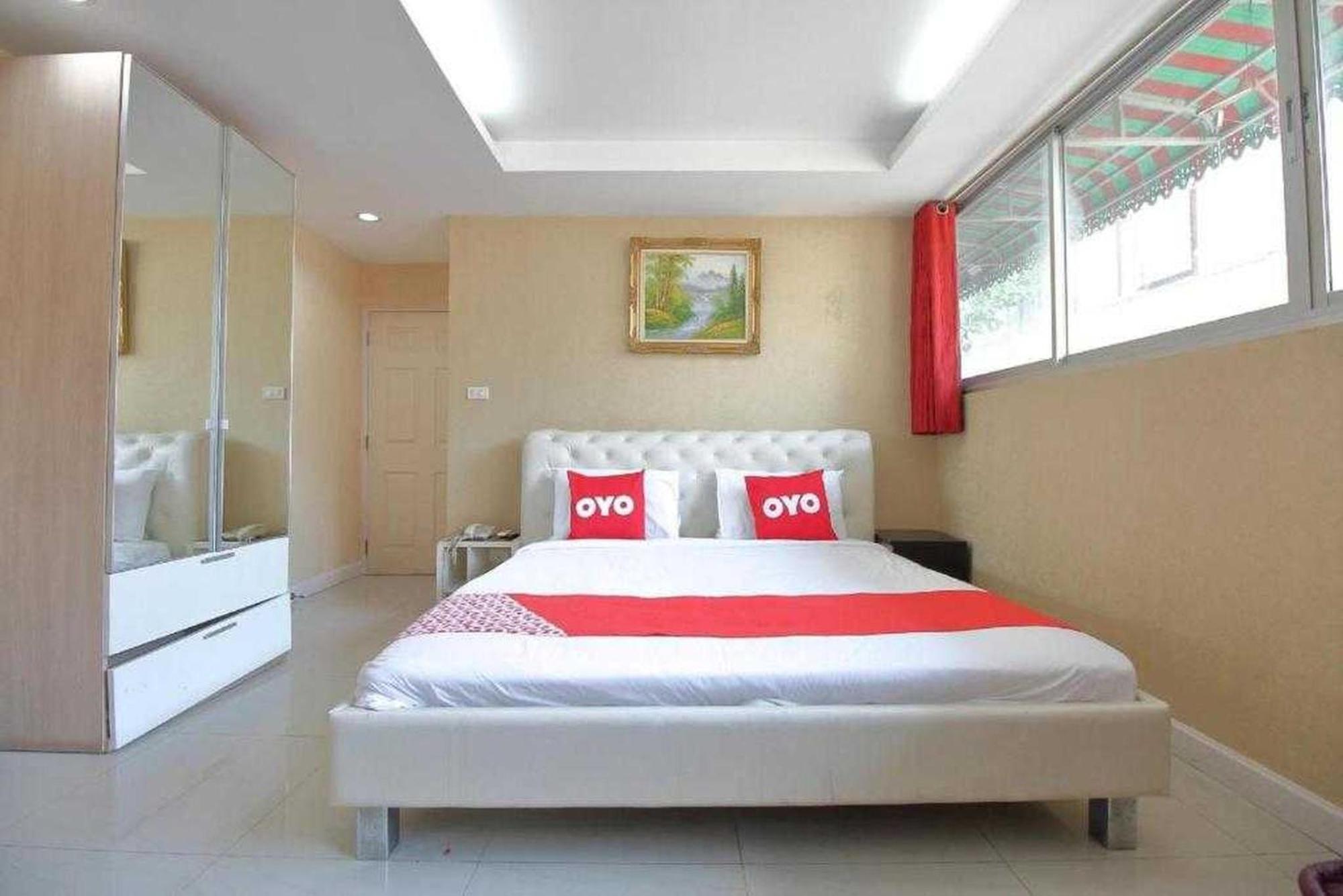 Oyo Diamond Silom