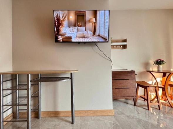The Cosmos Suites Huge 1Br Condo - Nana Bangkok