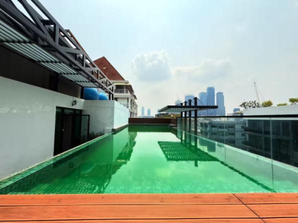 Apartment The Cosmos Suites Huge 1Br Condo - Nana Bangkok Bangkok