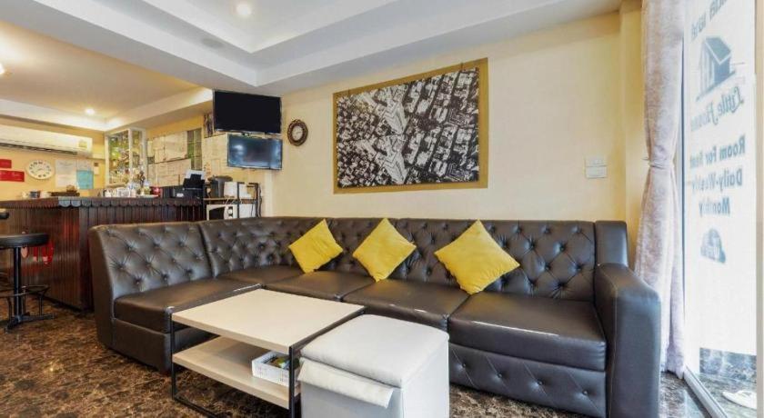 Hotel Oyo 818 Suksomboon 2*
