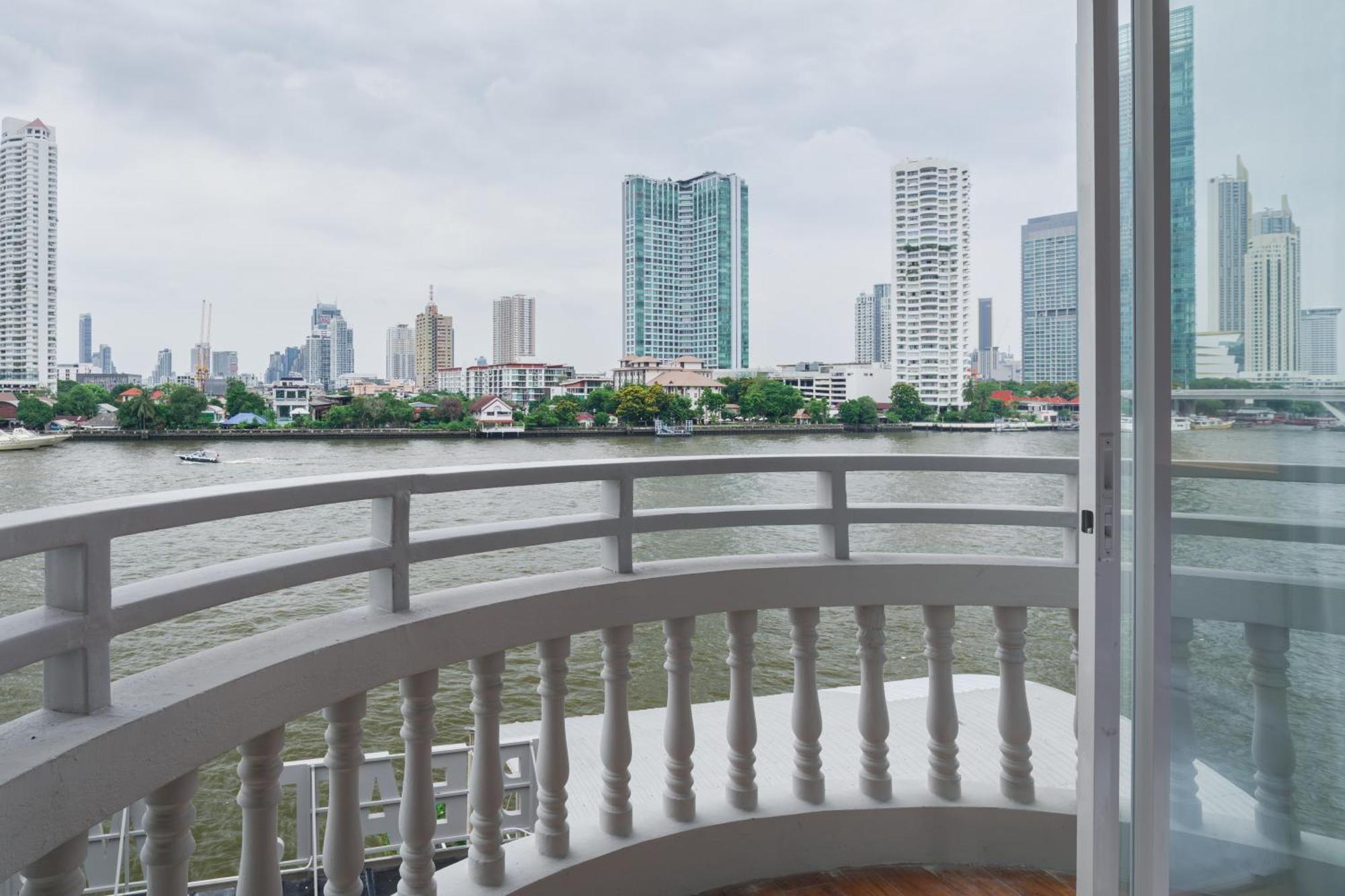 Beat Warii At Chaophraya River Hostel Bangkok