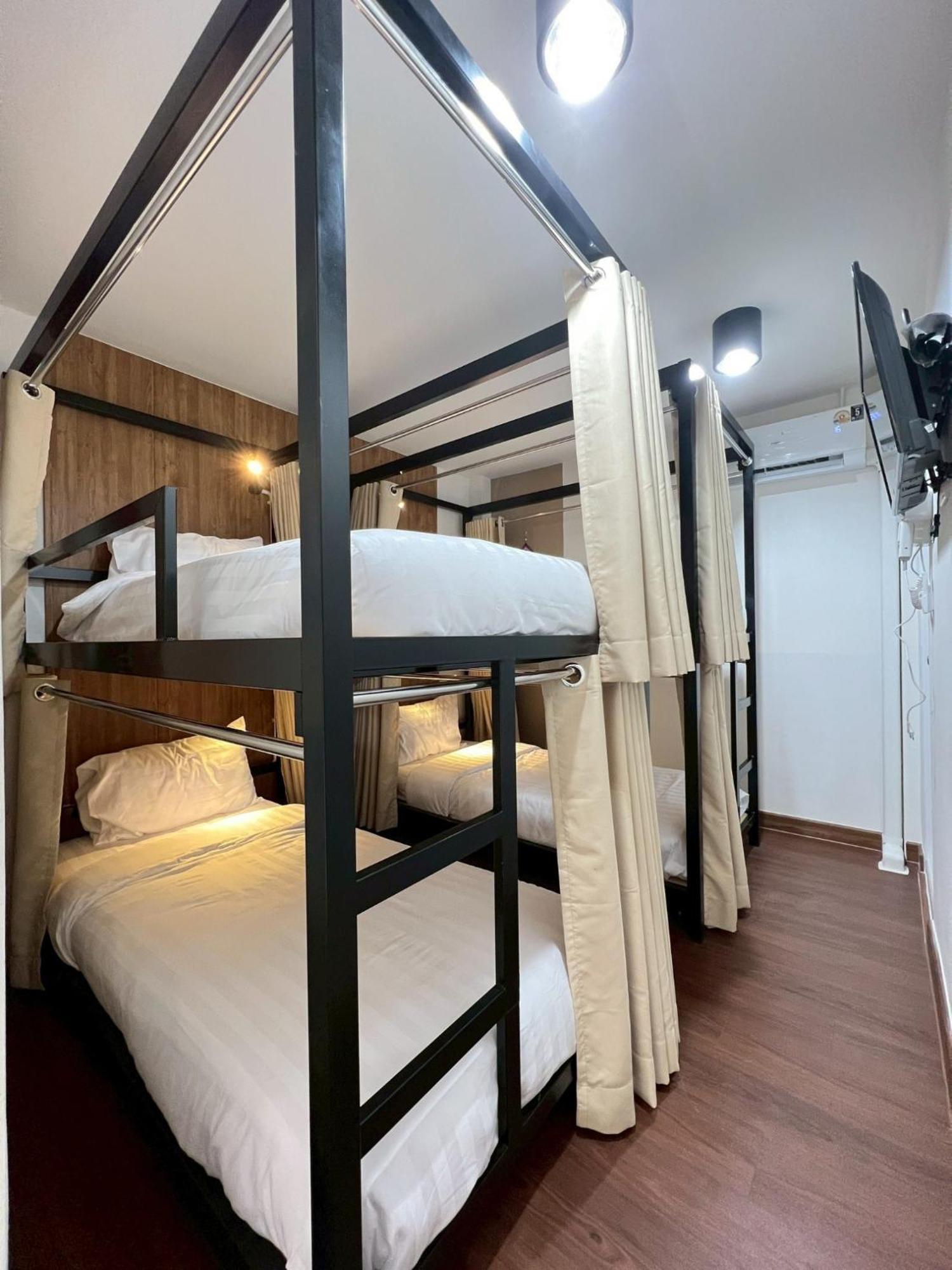 Hostel Ease At Sathorn And Coworking Space *