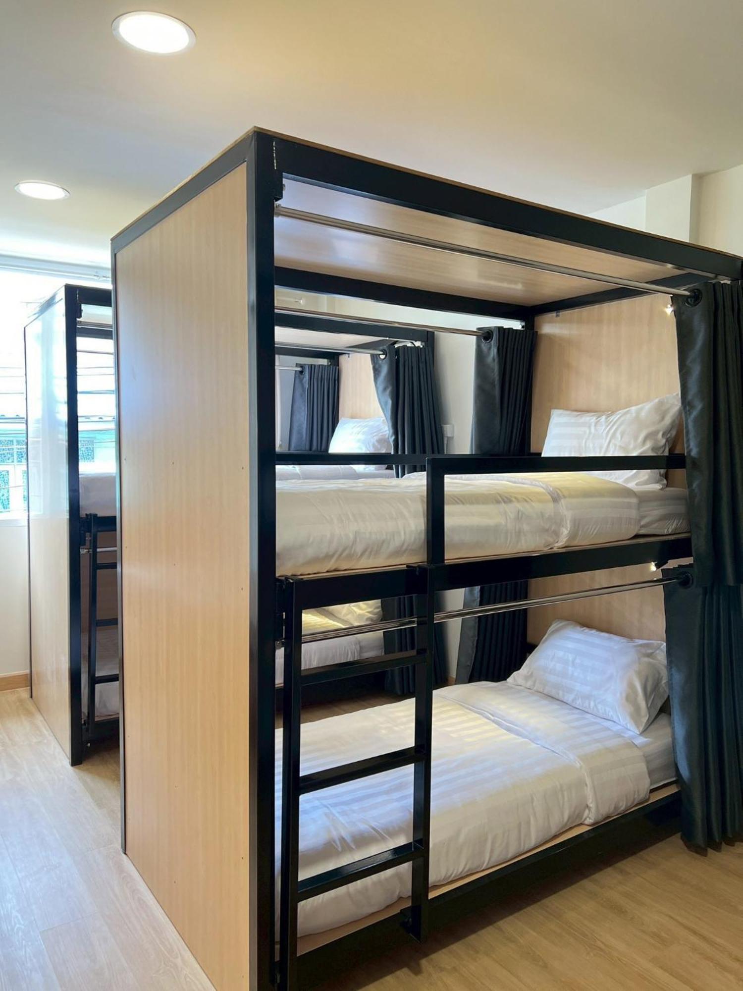 Hostel Ease At Sathorn And Coworking Space *
