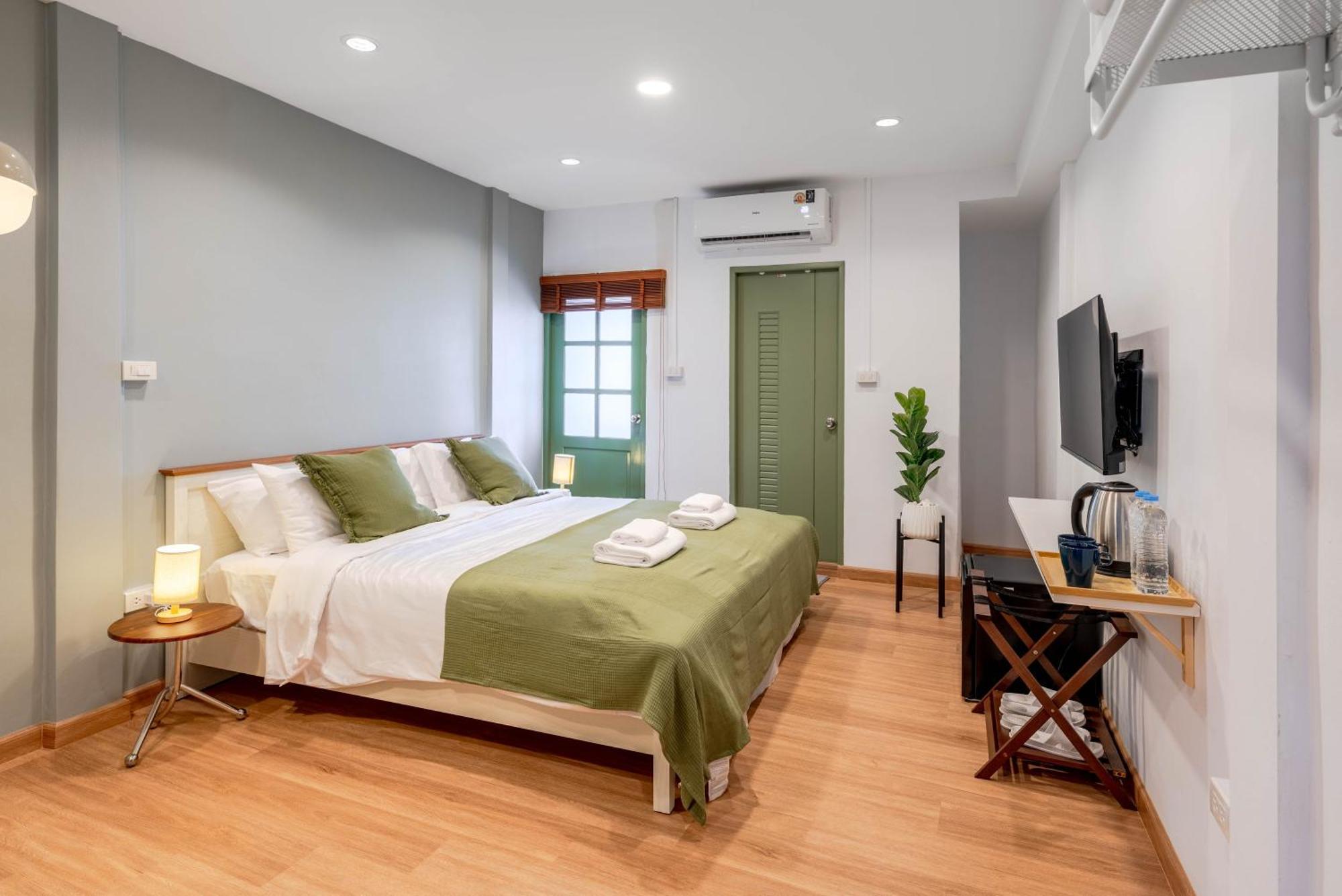 Blue House 191 Hometel - 3 Mins To Bts Saphan Taksin Bangkok