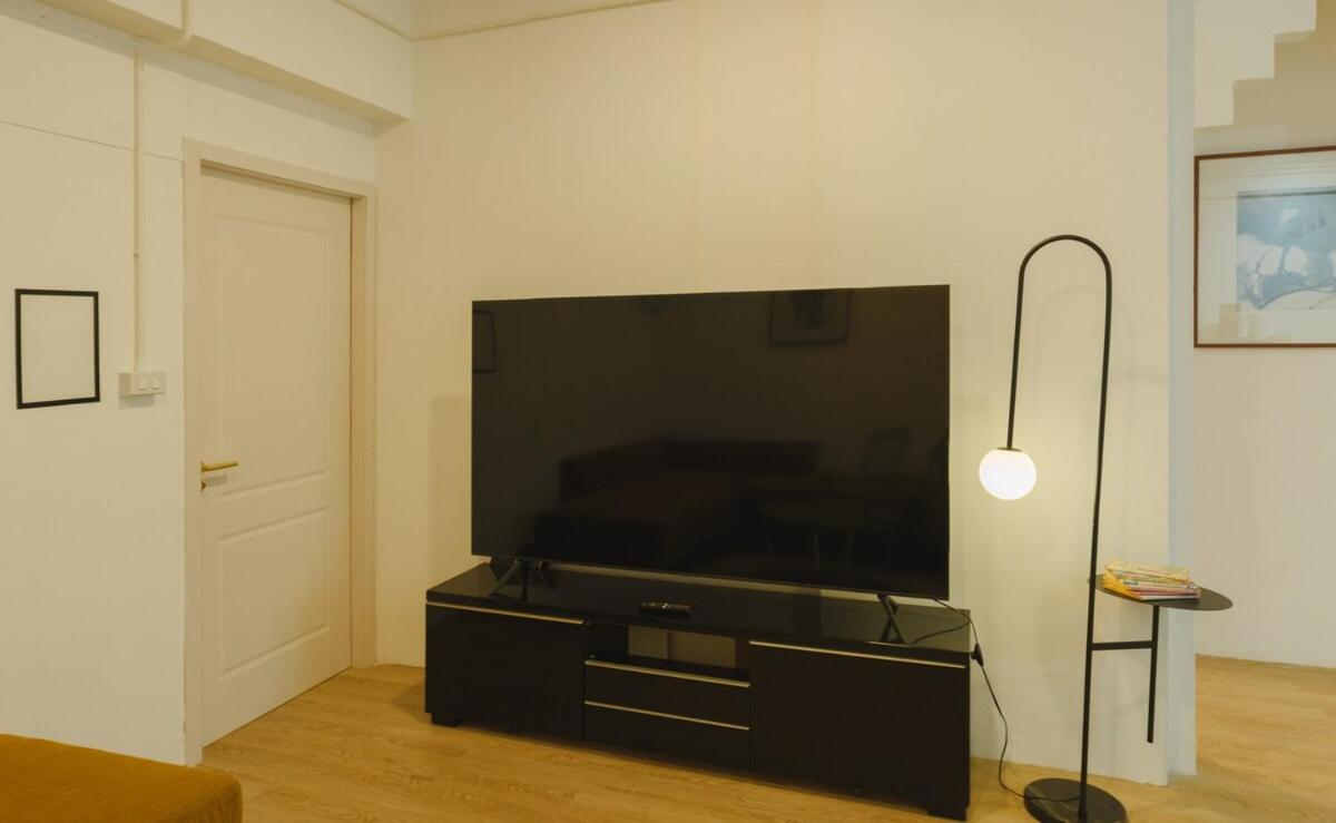 Renovated 6 People I 2 Bedrooms Bangkok
