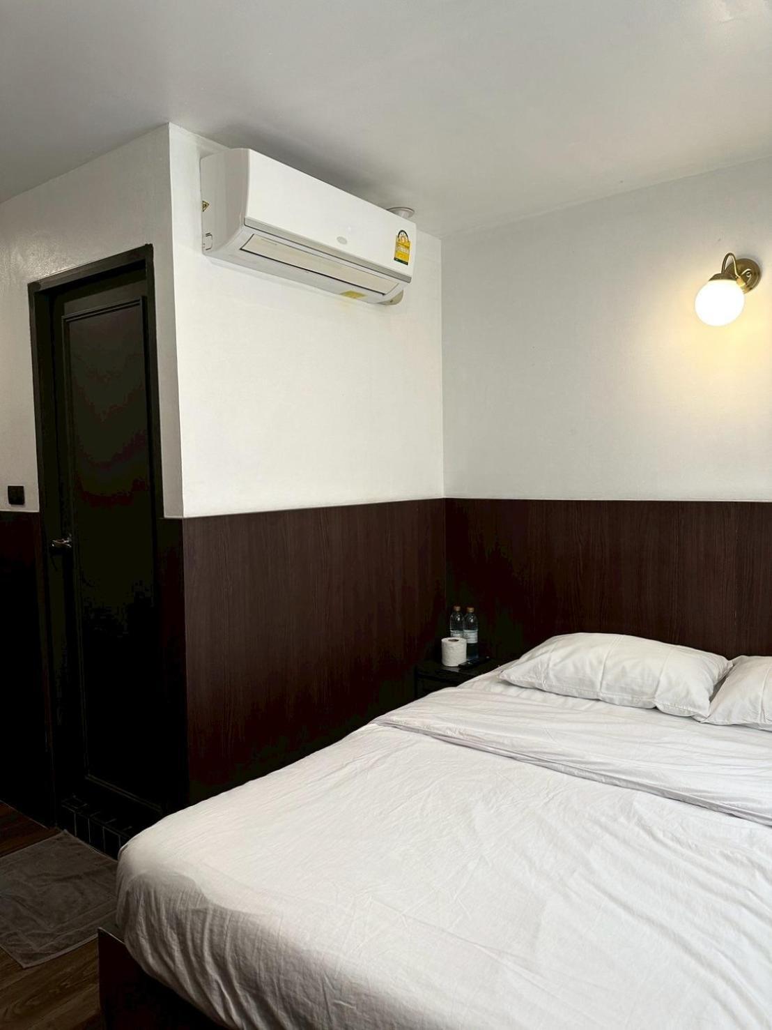 Hostel Four Sisters