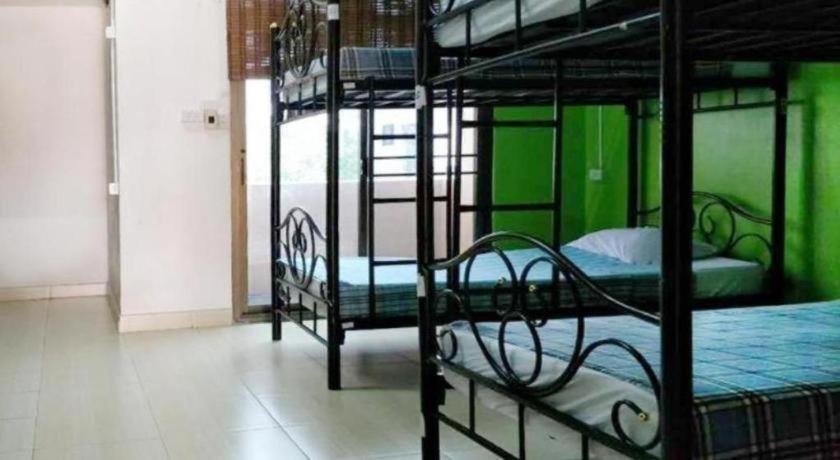 The Twins Hostel Hotel Bangkok