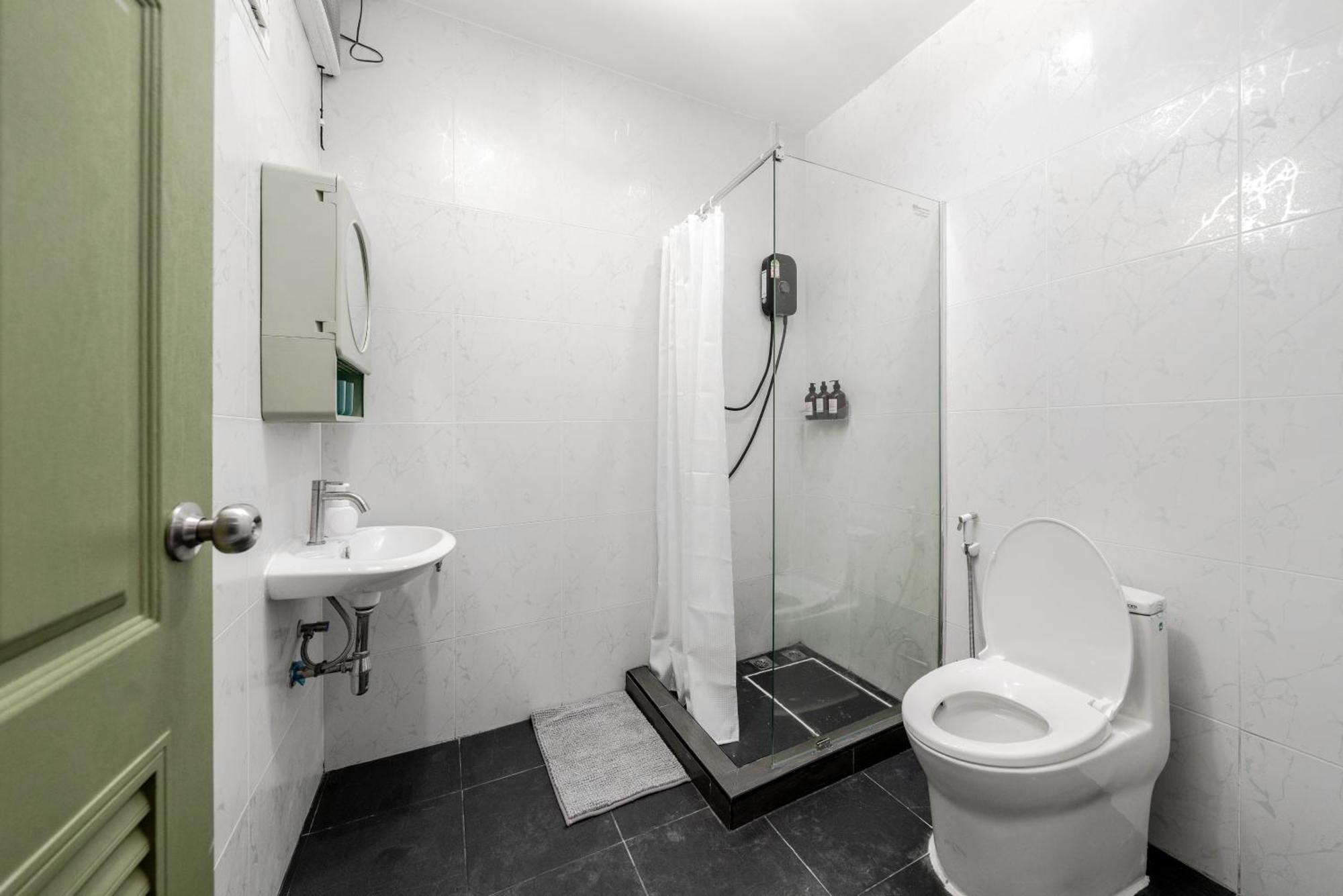 Blue House 191 Hometel - 3 Mins To Bts Saphan Taksin