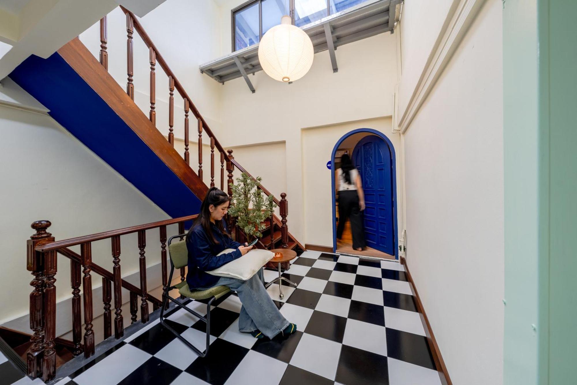 Blue House 191 Hometel - 3 Mins To Bts Saphan Taksin * Bangkok
