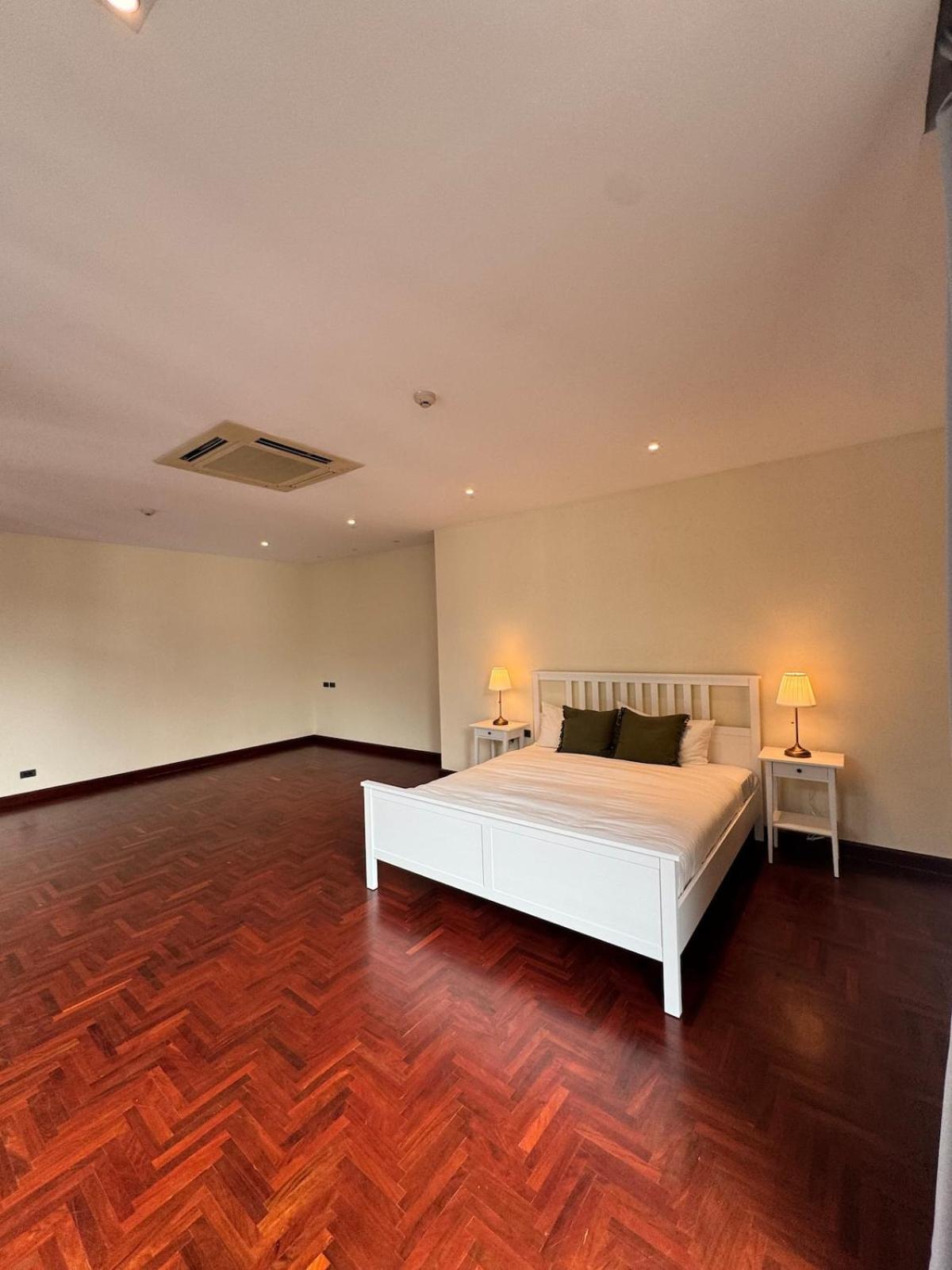 Villa Bkk Luxuxy Pool 4br Bangkok