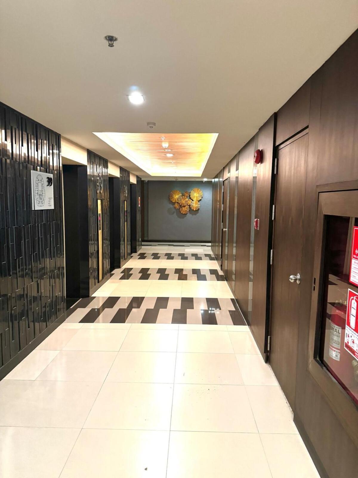 Super View Room, Swimming Pool,gym,150m Walk To Bts Apartment Bangkok