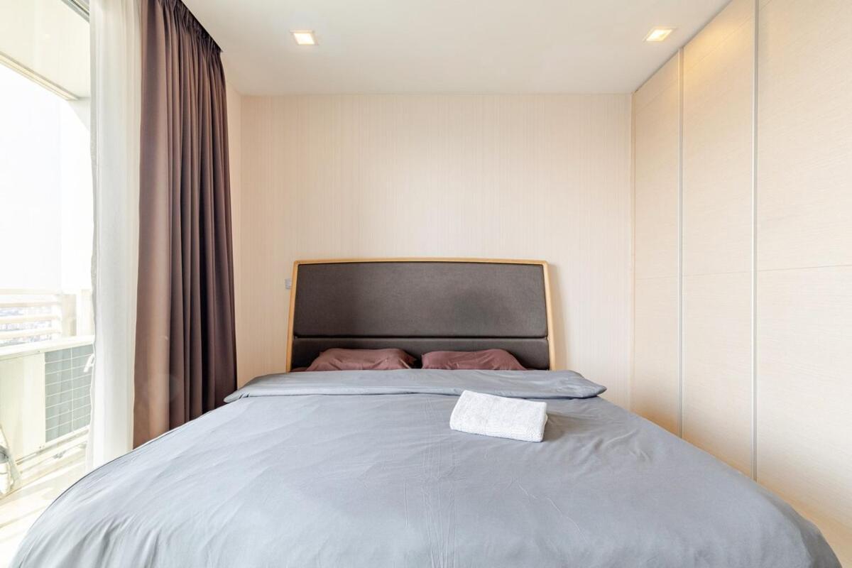 Super View Room, Swimming Pool,gym,150m Walk To Bts Apartment Bangkok