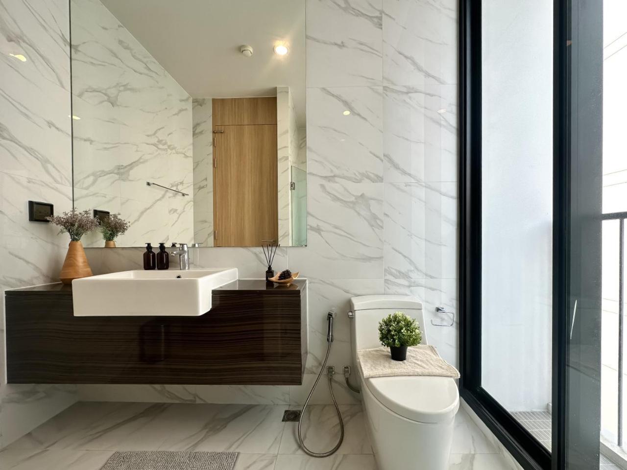 Luxurious Downtown 1br - Ultra Fast Wifi - Bts Asoke Appartement Bangkok