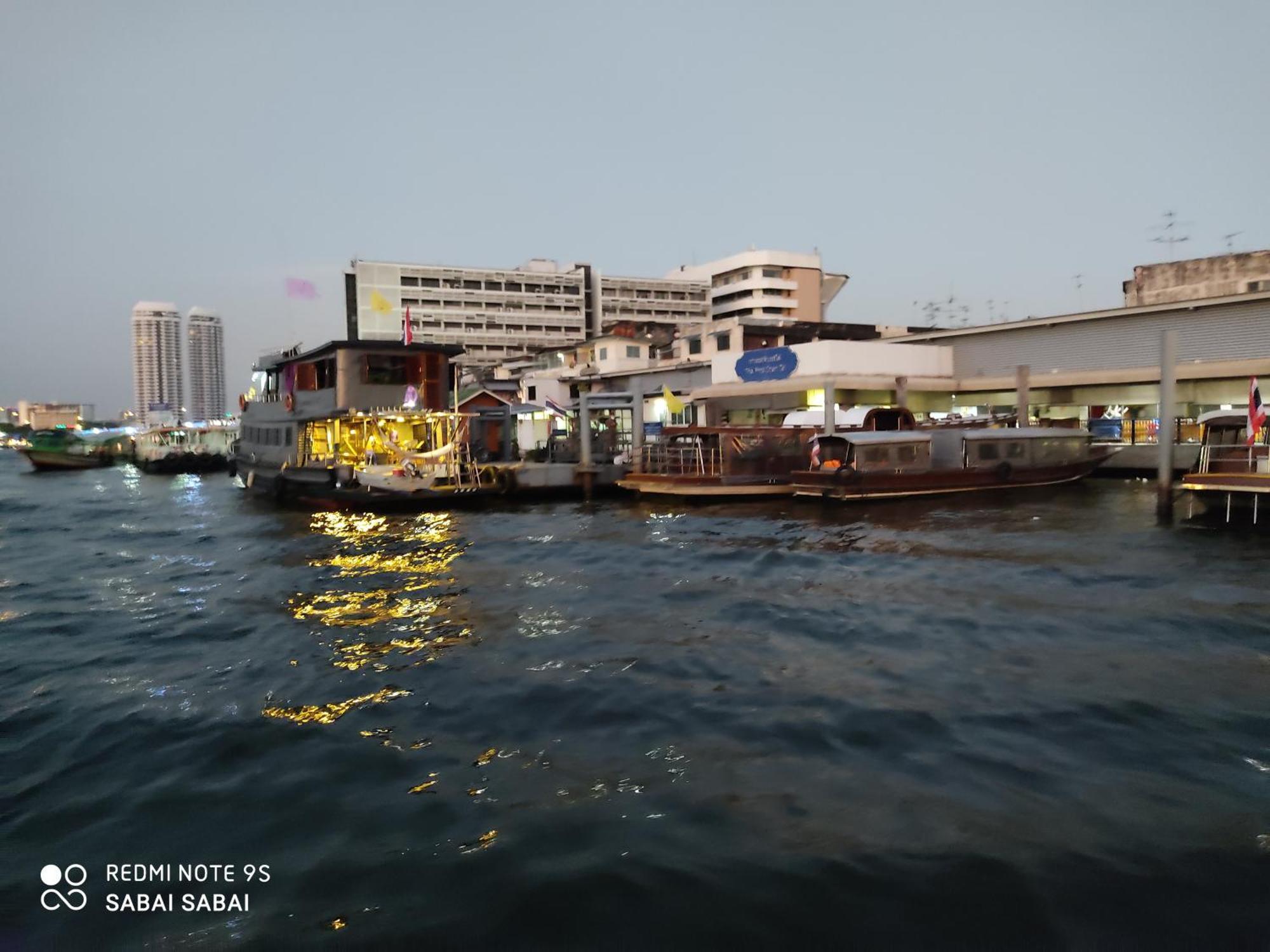 Sabai Sabai Liveaboard Botel Bangkok