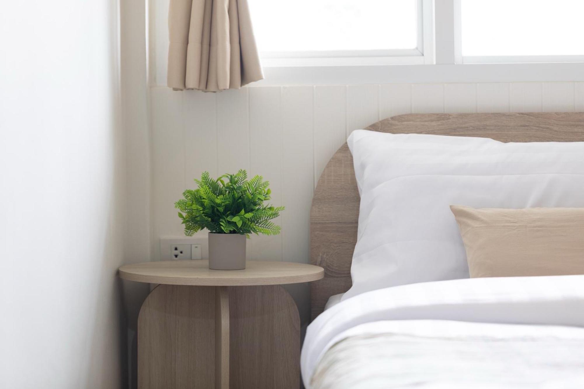 Ease At Sathorn And Coworking Space Hostel Bangkok