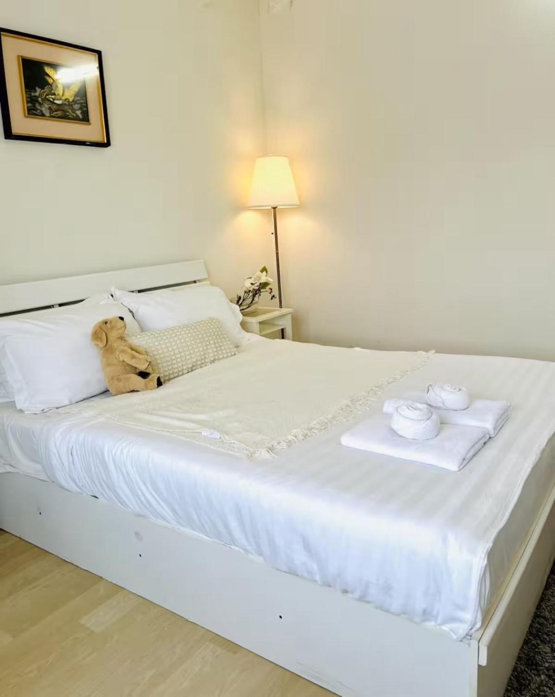 Xin Hotel *