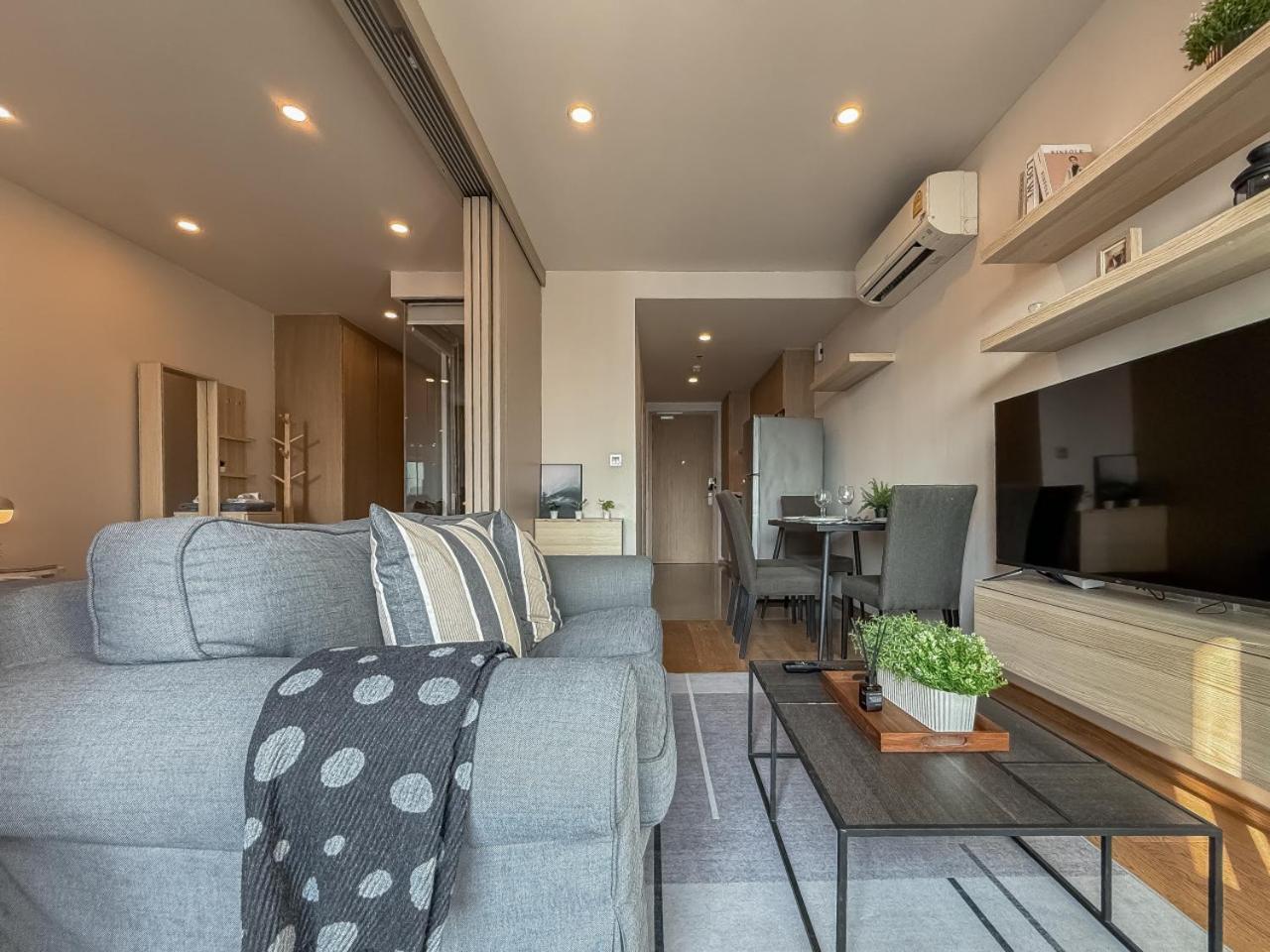 Upscale Skyview 1br - Ultra Fast Wifi - Chitlom Apartment *