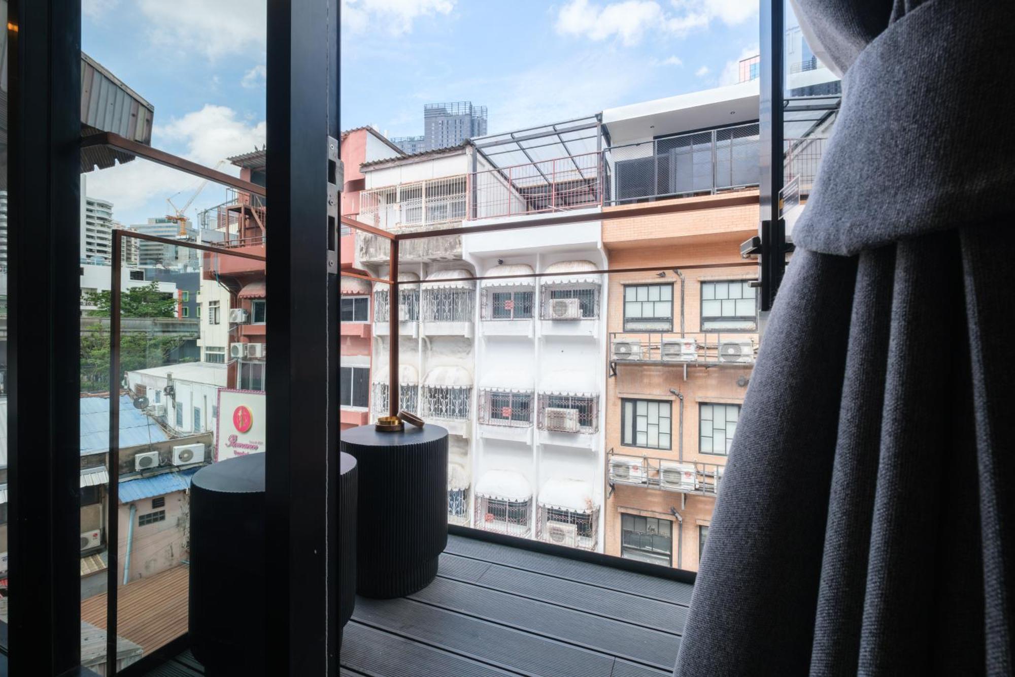 433 - Asoke Sukhumvit Station Hotel