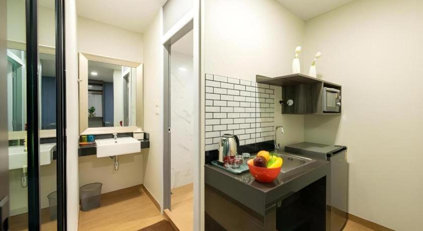 Metro Ratchada 36 Hotel