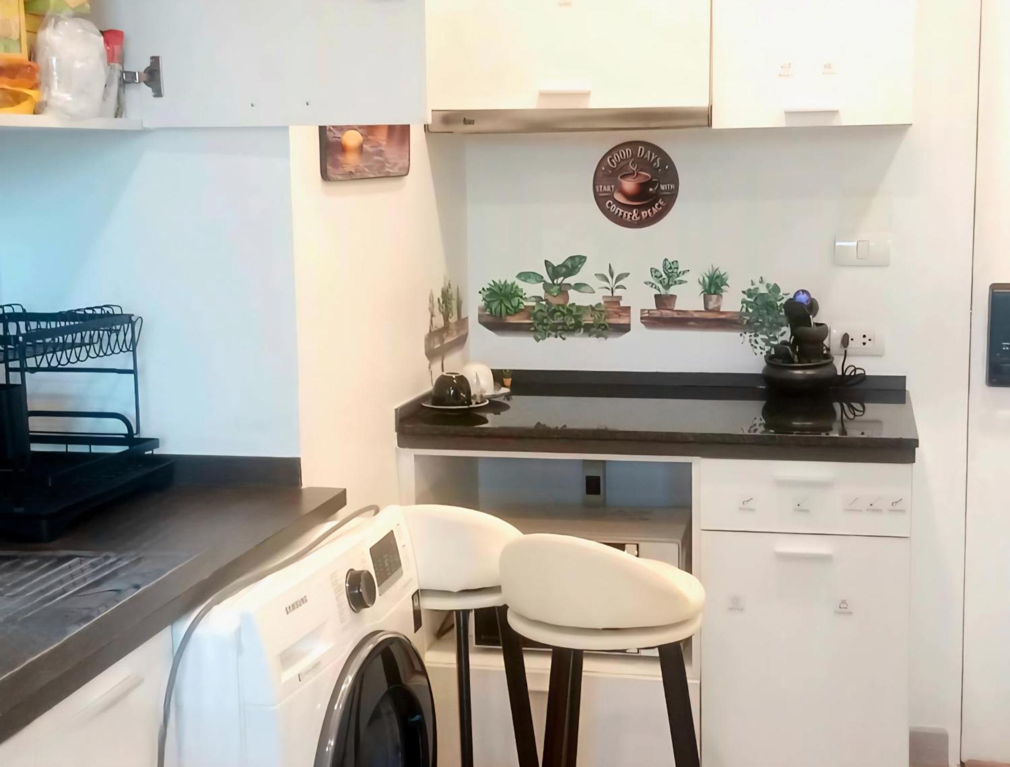 Free Airport Pick Up ! 12th Floor Cozy Room, 5 Mins Walk To Iconsiam & Bts