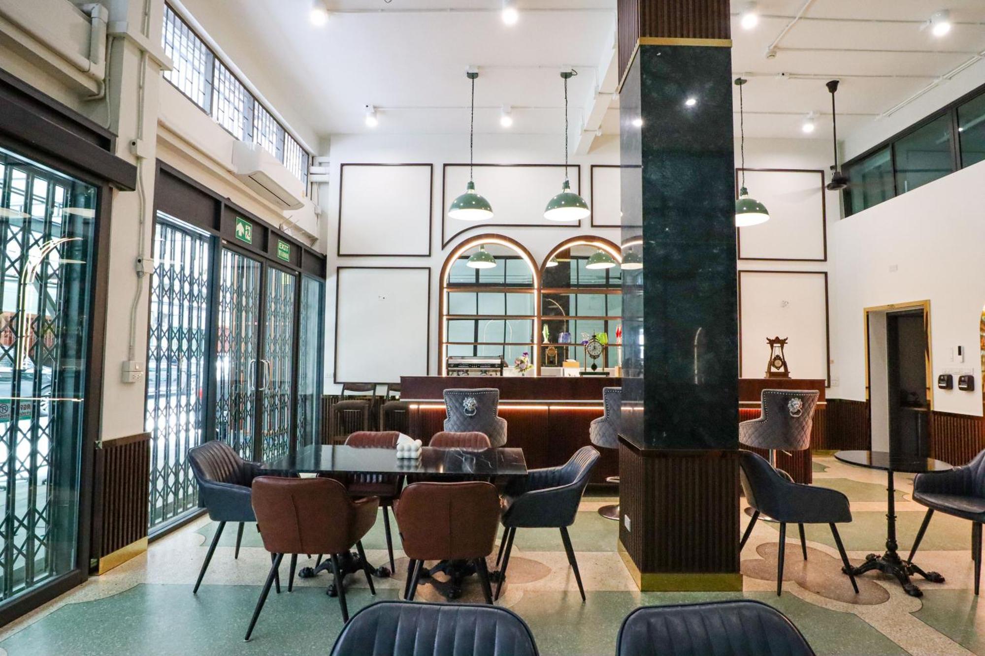 Vintana Siam Hostel *
