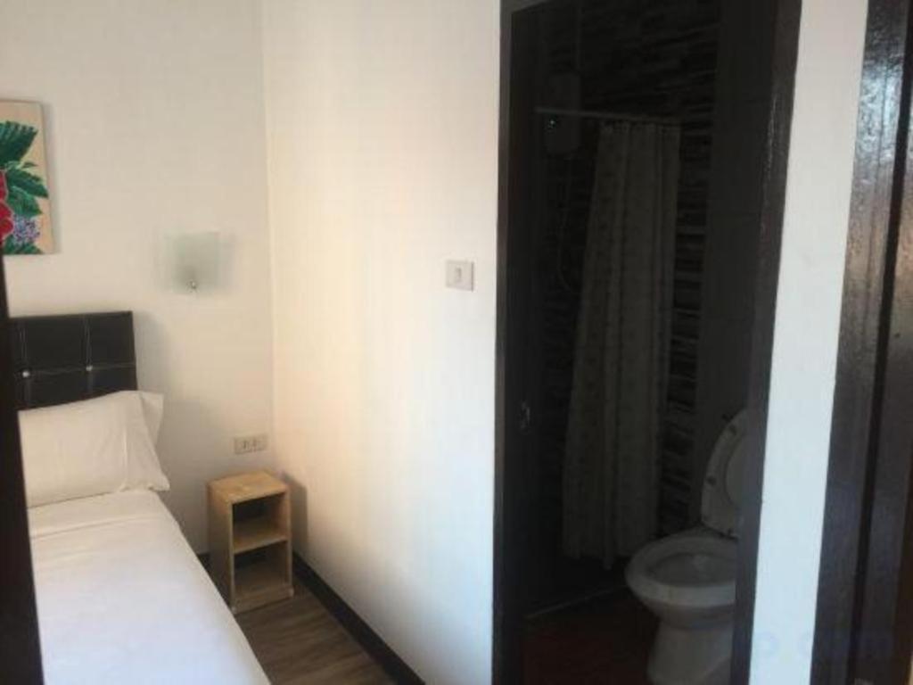Hoppers Place Donmuang Hostel