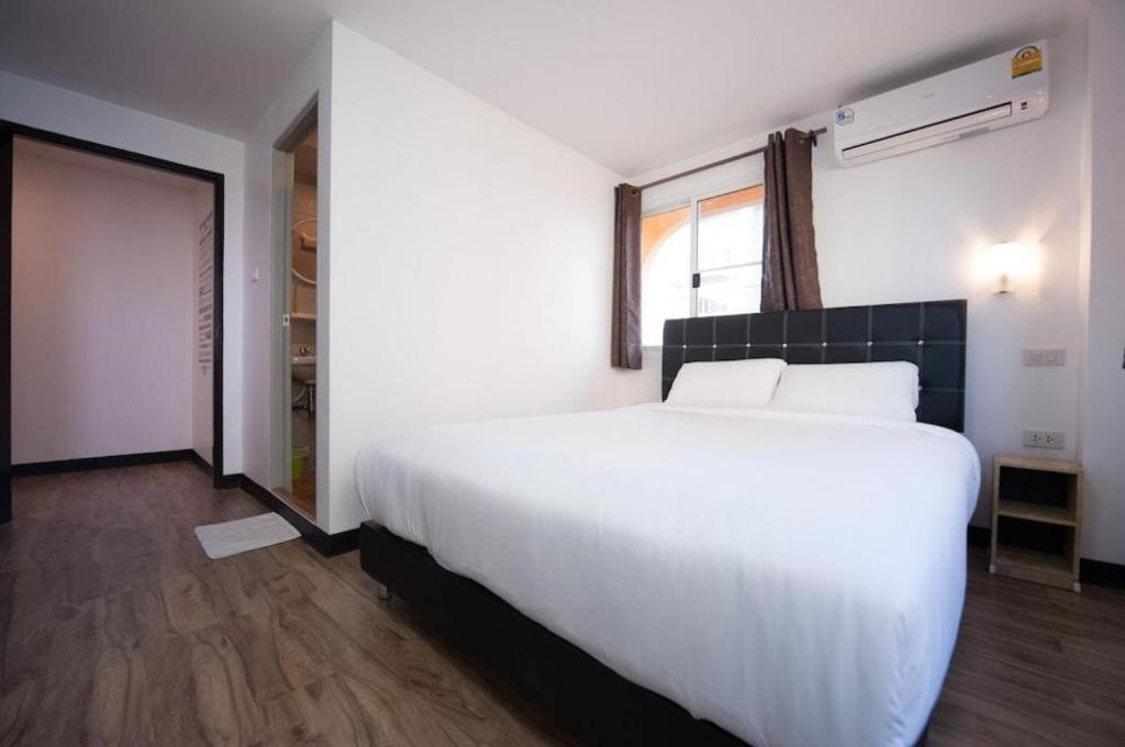 Hoppers Place Donmuang Hostel *