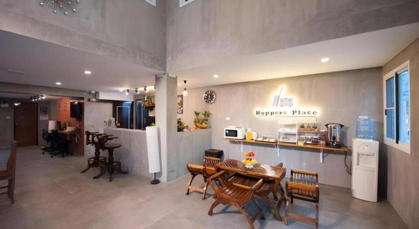 Hostel Hoppers Place Donmuang *