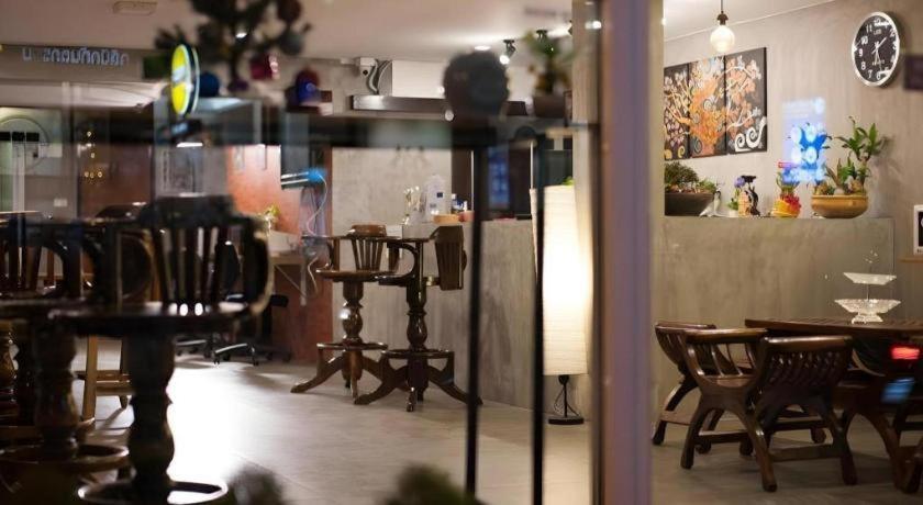 Hostel Hoppers Place Donmuang *