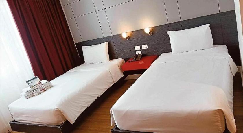 The Park Hotel 3*