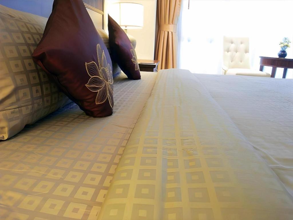 Hotel De Arni 3*