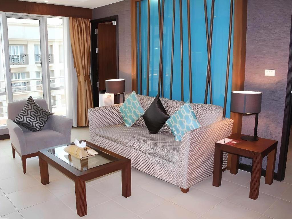 Hotel De Arni 3*