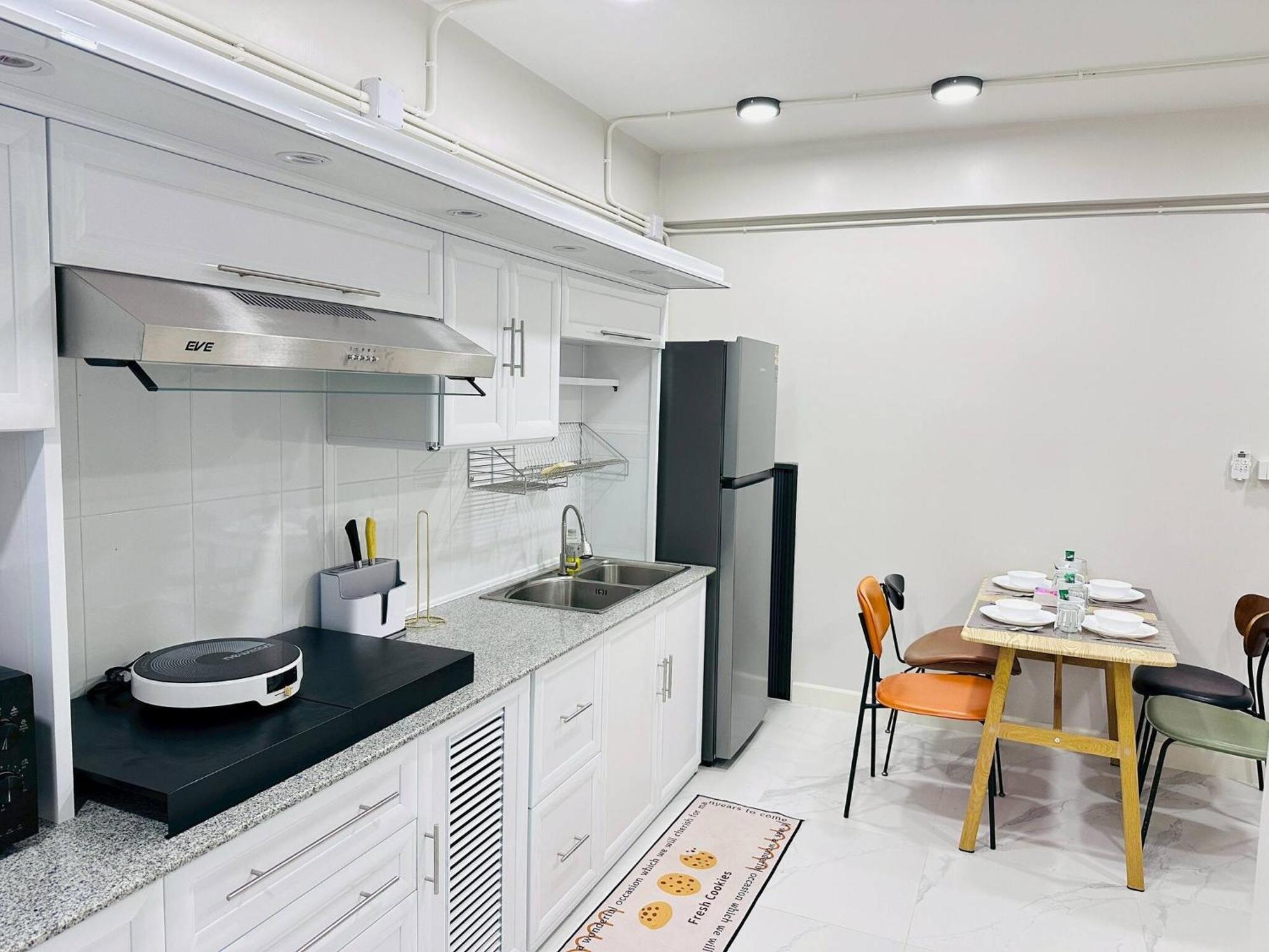 Lovely Townhome In Shopping District Near Bts&mrt *