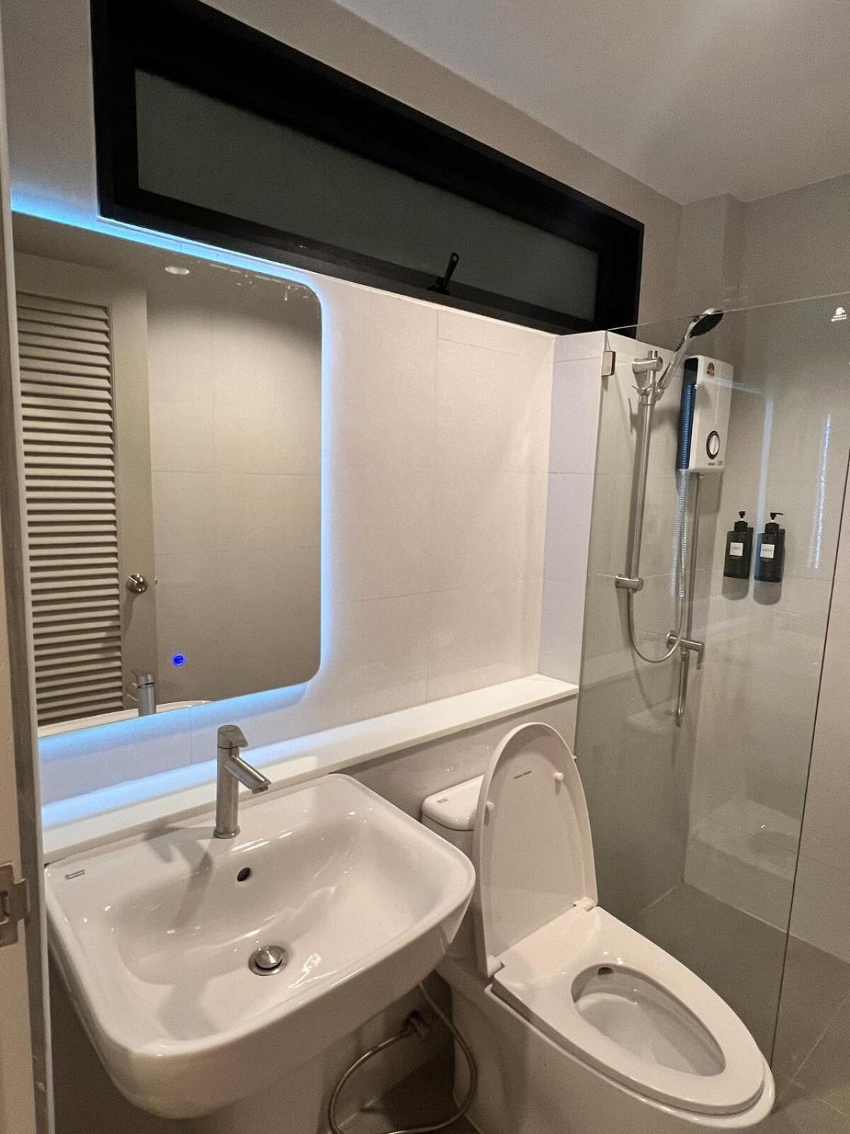 2 Bed & 2 Bath Suite, 3rd Floor Bangkok