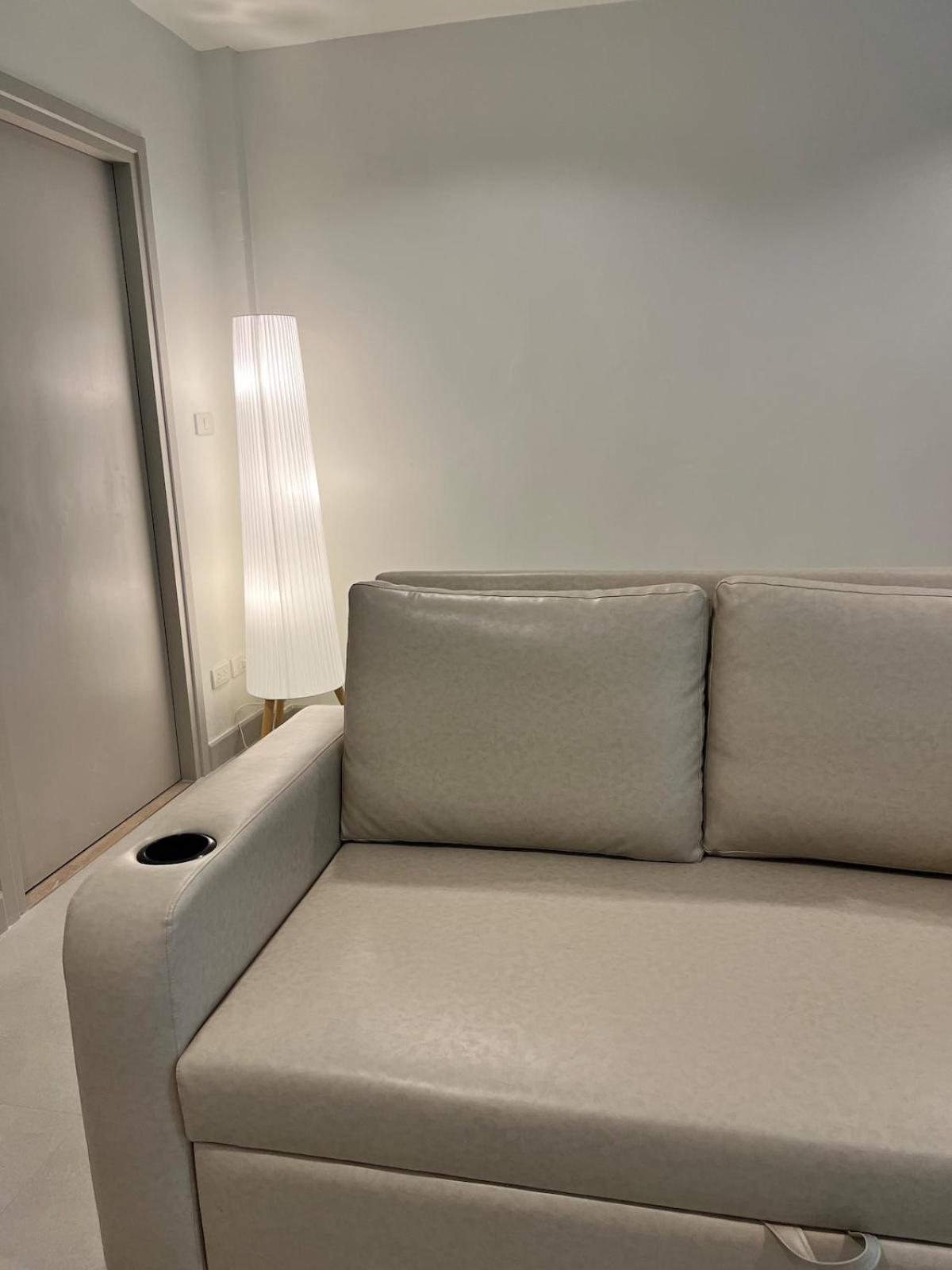 Apartment 2 Bed & 2 Bath Suite, 3rd Floor Bangkok
