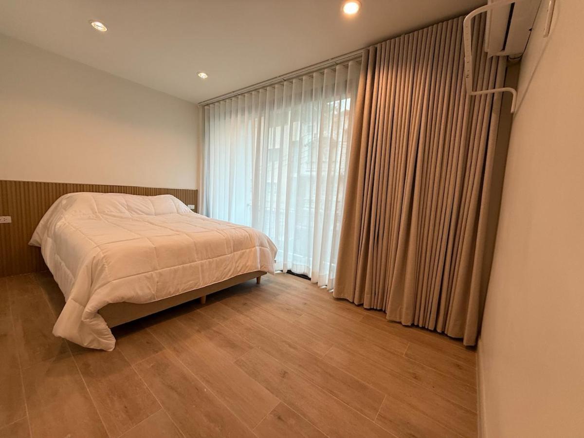 2 Bed & 2 Bath Suite, 3rd Floor Apartment Bangkok