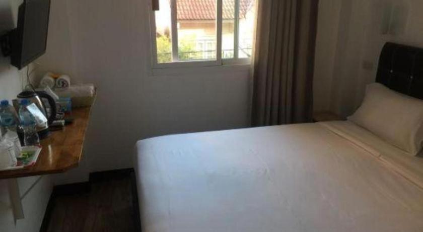 Hoppers Place Donmuang Hostel