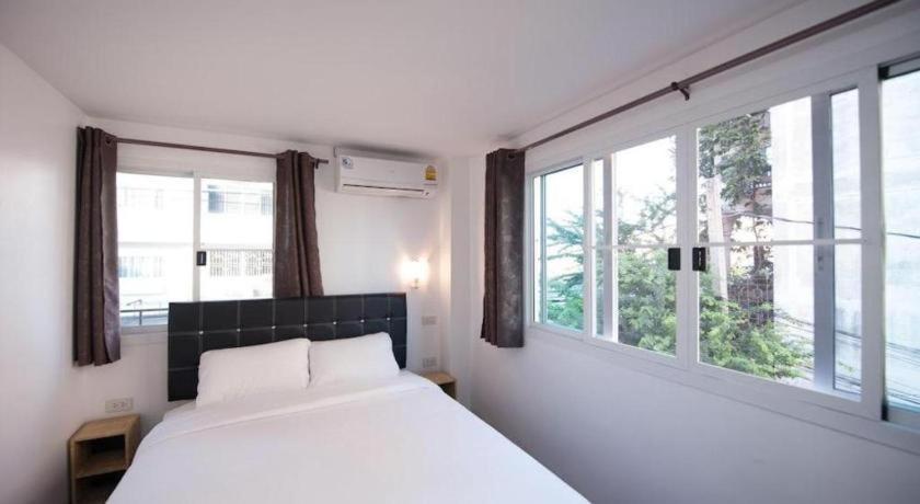 Hoppers Place Donmuang Hostel Bangkok