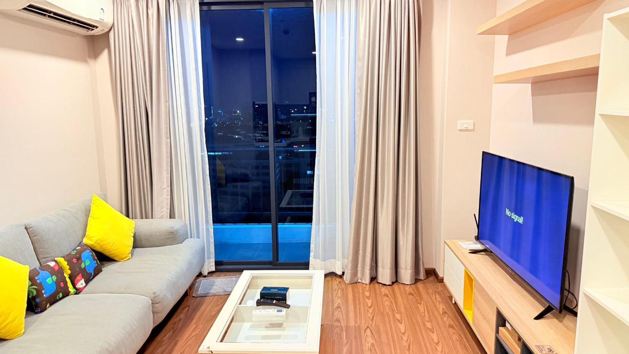 Artisan Ratchada Huge 1br Apartment Bangkok