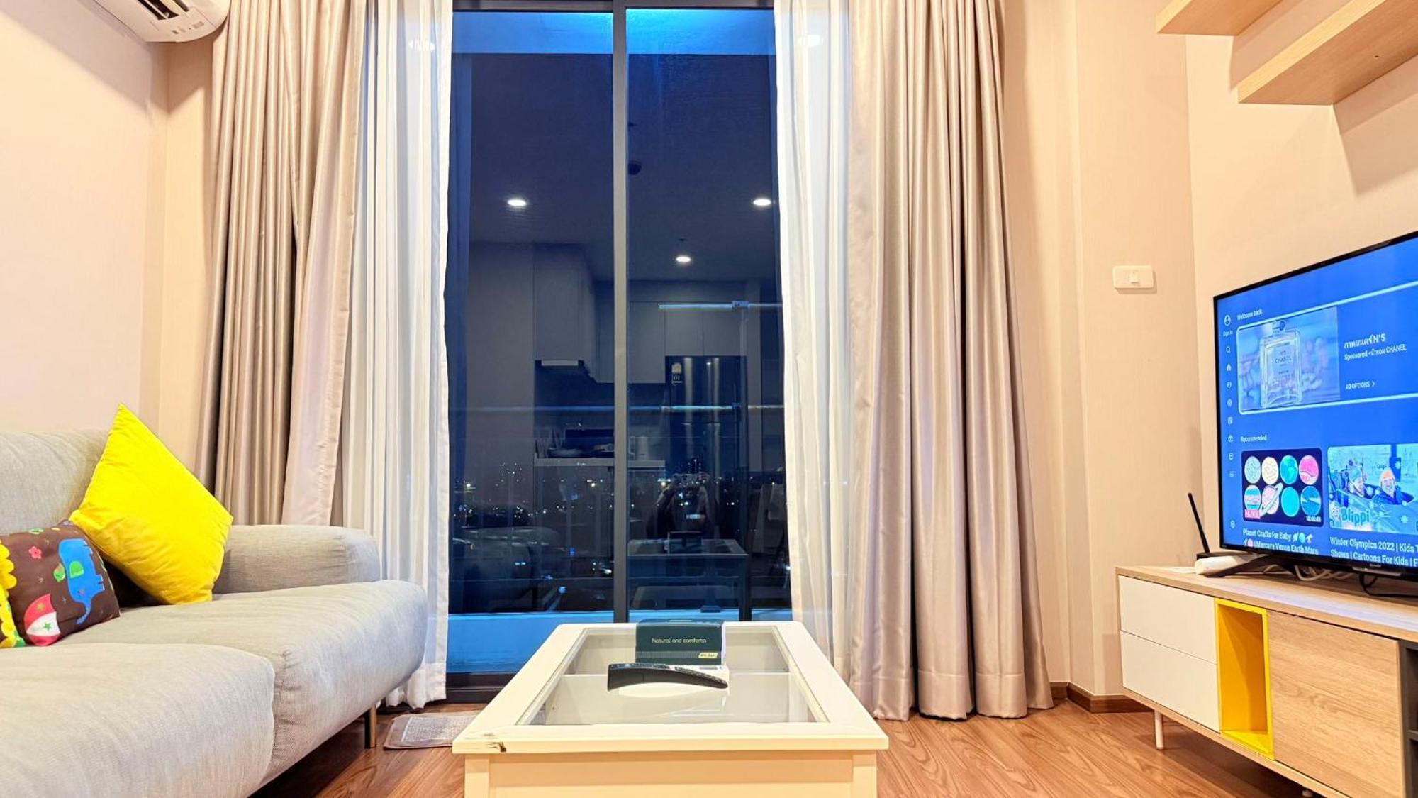 Artisan Ratchada Huge 1br Apartment Bangkok
