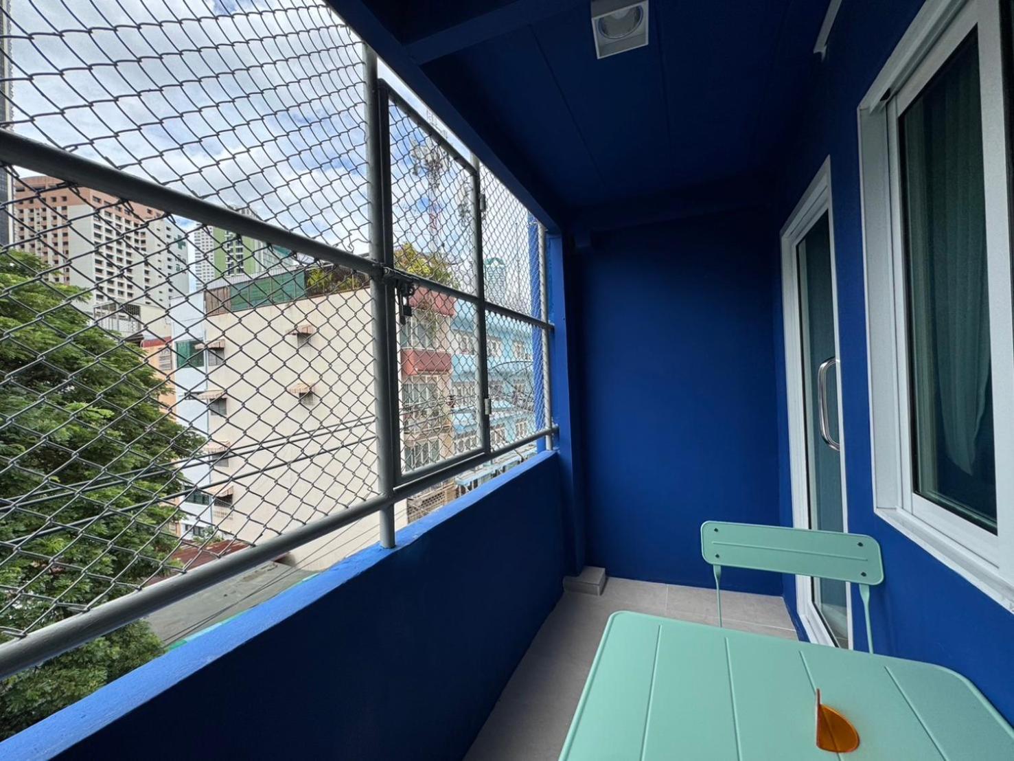 Guest house Blue House 191 Hometel - 3 Mins To Bts Saphan Taksin Bangkok