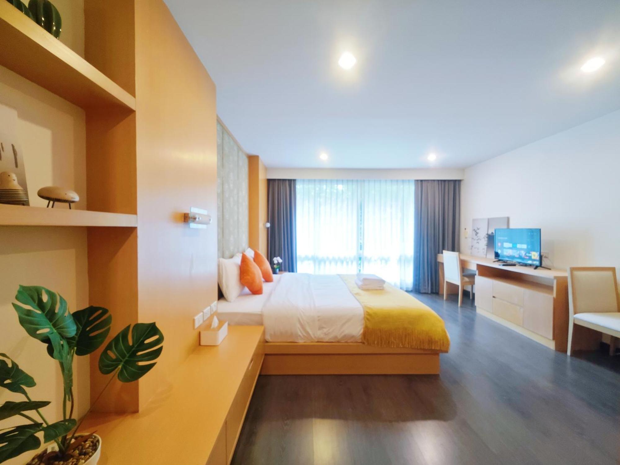 Aparthotel One 3*